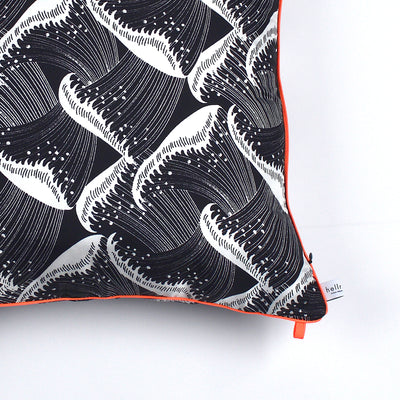 Kissen "JAPANESE WAVE" BLACK&WHITE 50x50cm   100% Seide