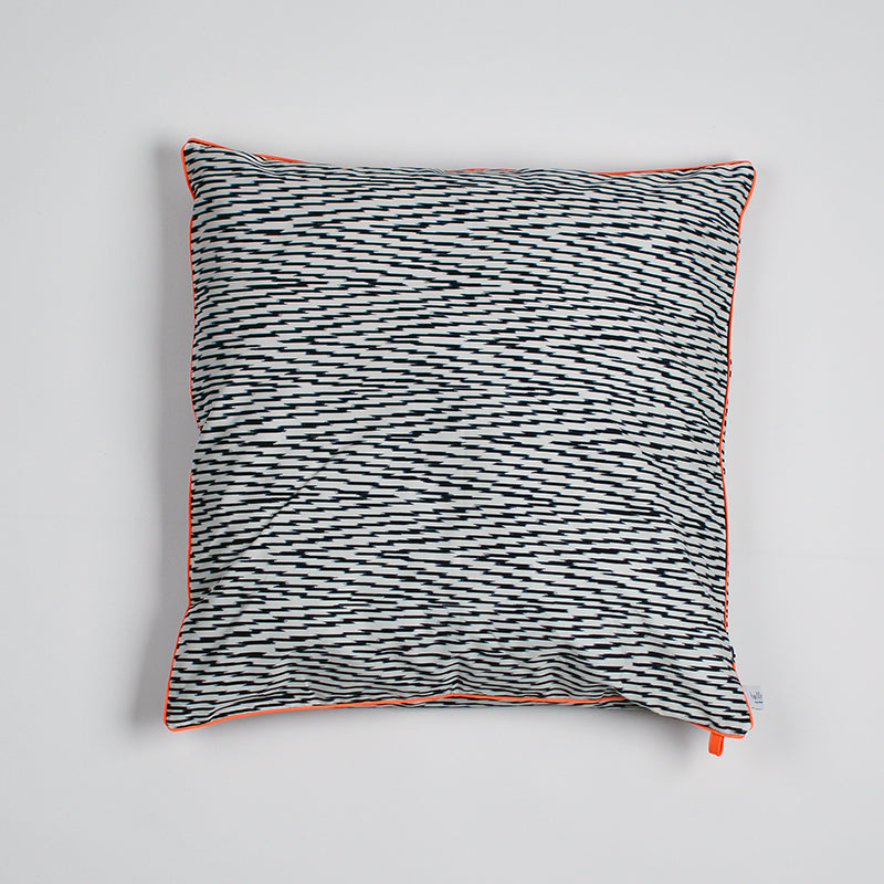 Kissen "IKAT HERRINGBONE" BLUE FANCY 50x50cm   100% Cottonsatin