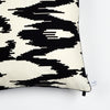 Kissen "IKAT BIG" BLACK FANCY 40x40cm   Cotton_Struktur