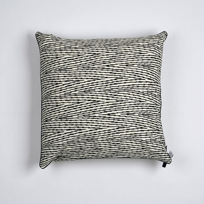 Kissen "IKAT HERRINGBONE" BLACK FANCY 60x60cm    Cotton_Struktur