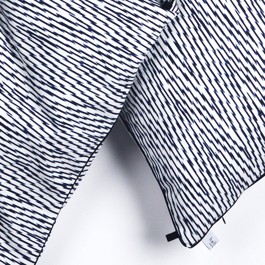 Kissen "IKAT HERRINGBONE" BLUE FANCY 80x80cm   Cotton_Struktur