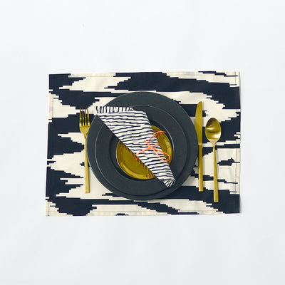 SERVIETTE 'IKAT HERRINGBONE' BLACK FANCY 36 x 48 cm 100% COTTONSATIN
