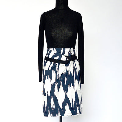 Schürze MILLA "IKAT BIG" BLUE FANCY   Cotton_Struktur